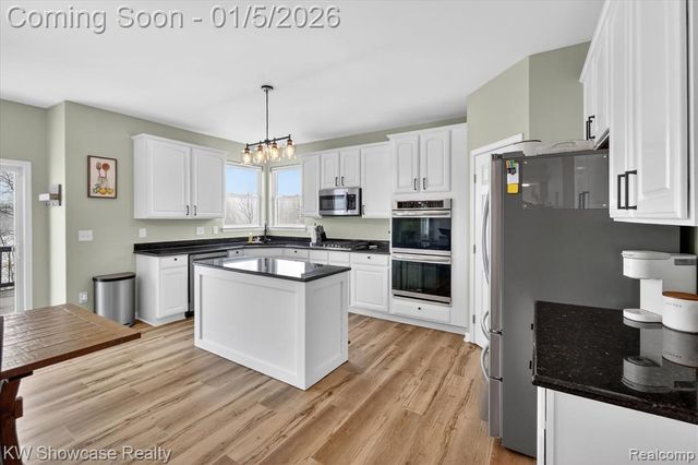 547 Brooks Court, Oxford, MI 48371