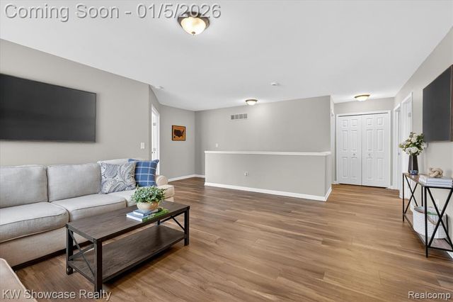 547 Brooks Court, Oxford, MI 48371