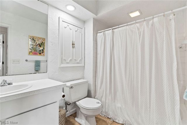 11 Meadowlawn Drive 1, Mentor, OH 44060