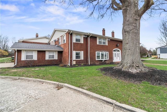 11 Meadowlawn Drive 1, Mentor, OH 44060