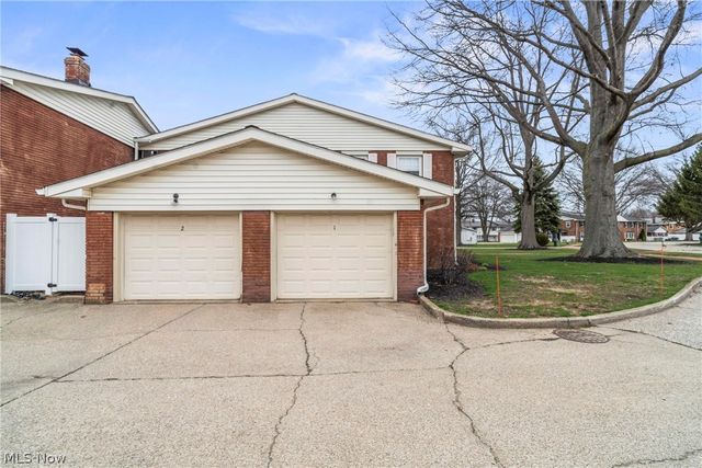 11 Meadowlawn Drive 1, Mentor, OH 44060