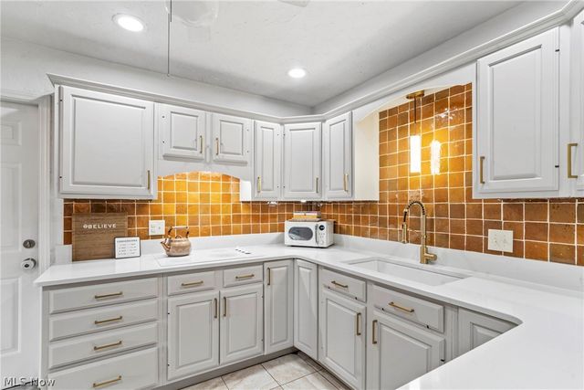 11 Meadowlawn Drive 1, Mentor, OH 44060