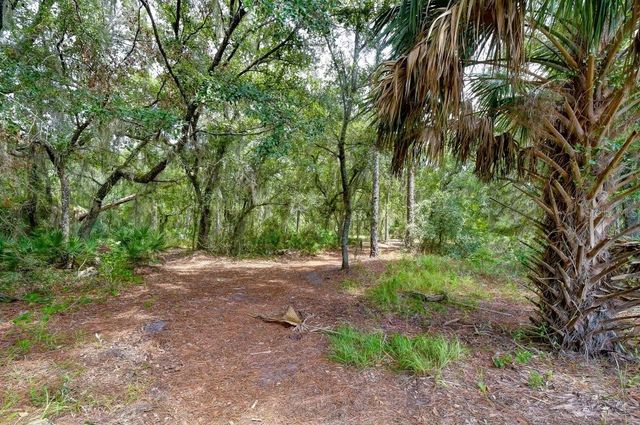 8551 TRAIL WIND DRIVE, Tampa, FL 33647