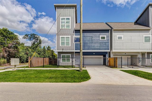 6204 Maybell Street, Houston, TX 77091