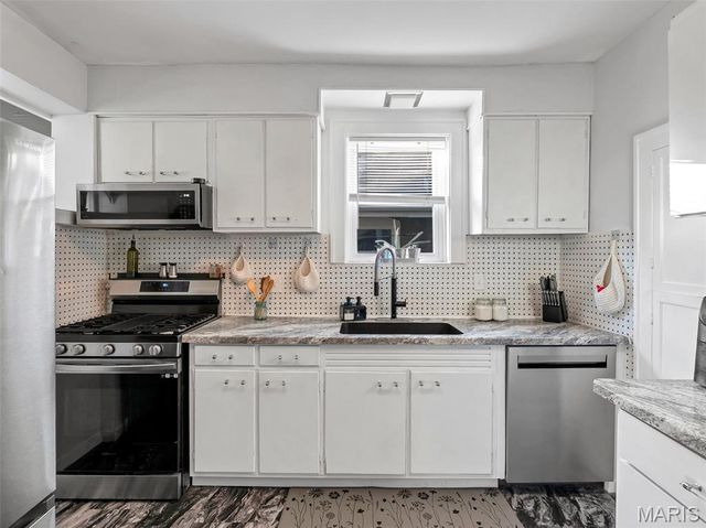 834 Catskill Drive, St Louis, MO 63125