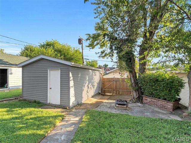834 Catskill Drive, St Louis, MO 63125