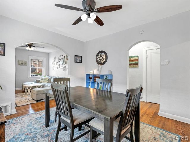 834 Catskill Drive, St Louis, MO 63125