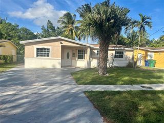 4341 NW 27th St, Lauderhill, FL 33313