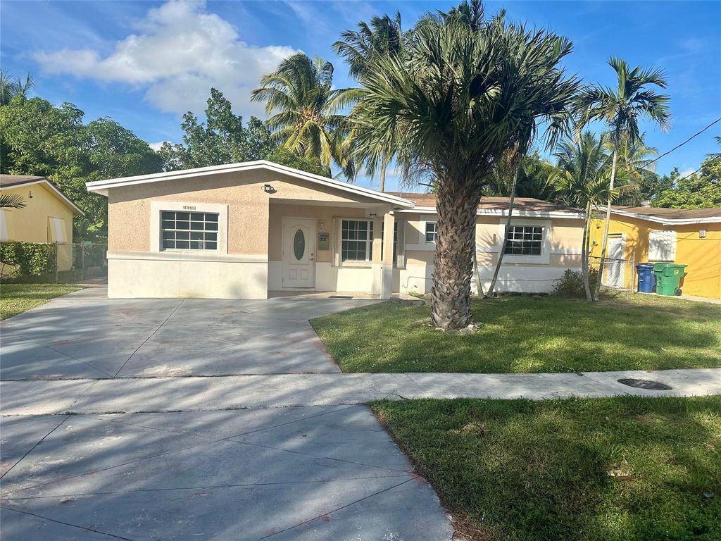 4341 NW 27th St, Lauderhill, FL 33313