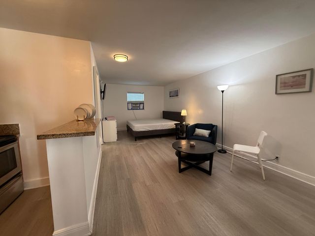 3226 NE 12TH Street 8, Pompano Beach, FL 33062