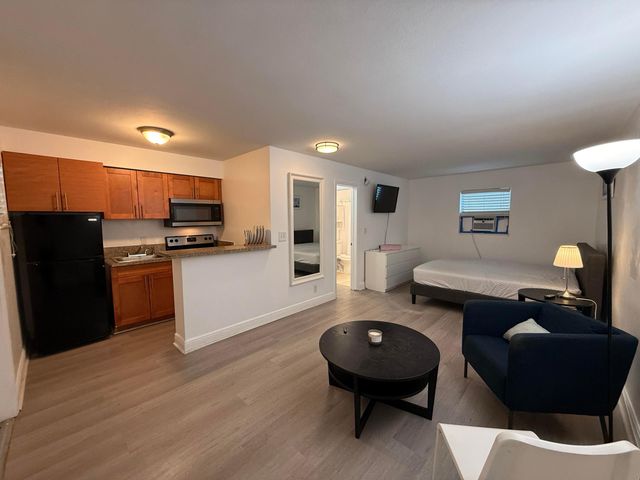 3226 NE 12TH Street 8, Pompano Beach, FL 33062