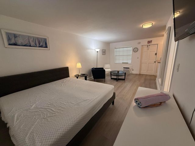 3226 NE 12TH Street 8, Pompano Beach, FL 33062