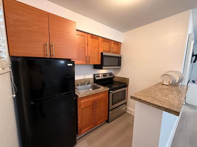 3226 NE 12TH Street 8, Pompano Beach, FL 33062