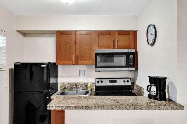 3226 NE 12TH Street 8, Pompano Beach, FL 33062