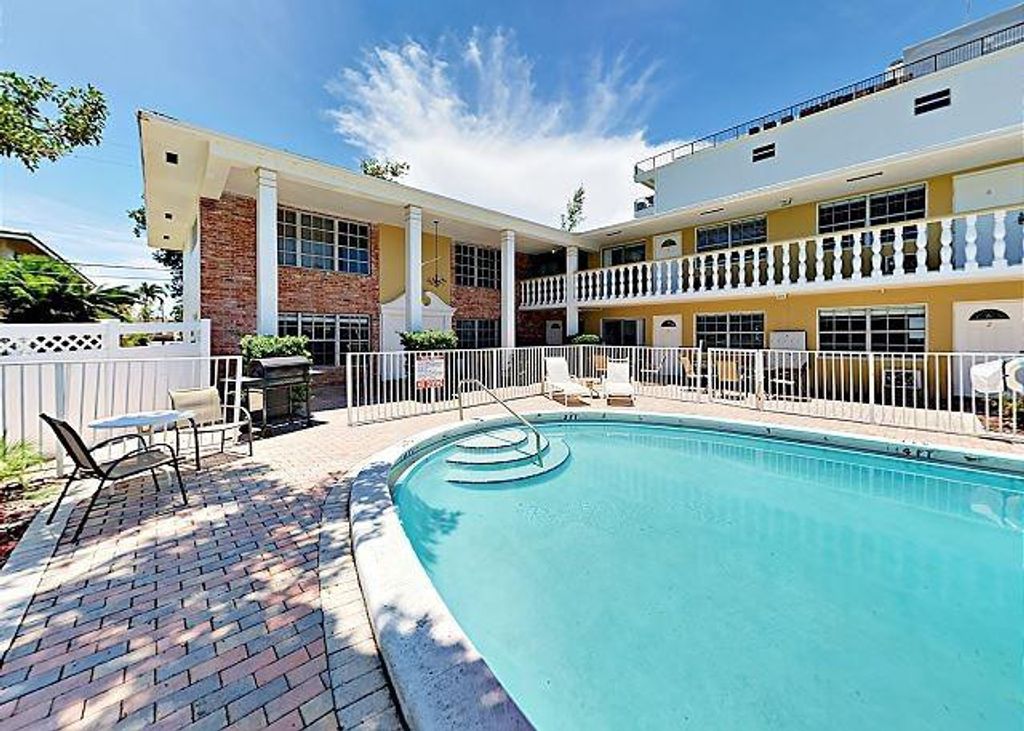 3226 NE 12TH Street 8, Pompano Beach, FL 33062