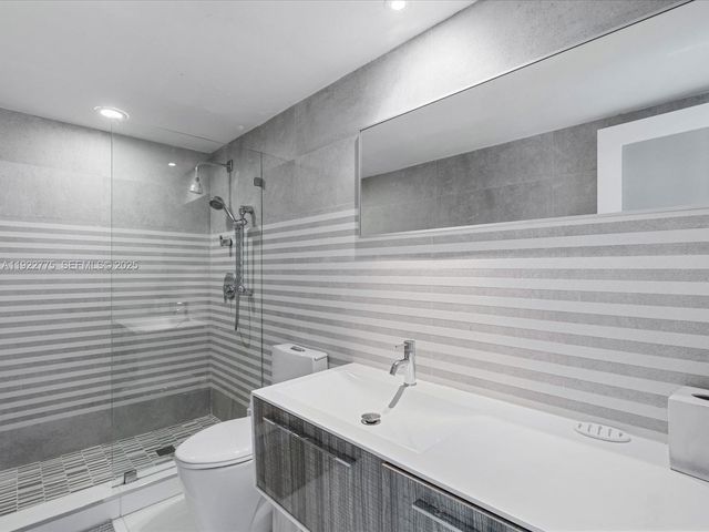 19370 E Collins Avenue 627, Sunny Isles Beach, FL 33160