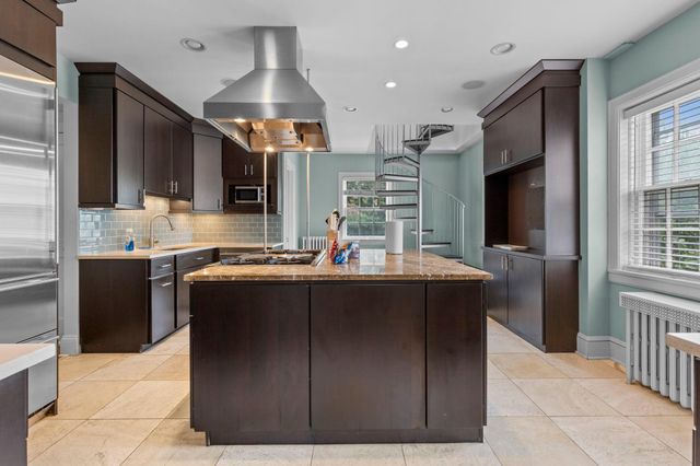 1785 Dupont Avenue S Upper, Minneapolis, MN 55403