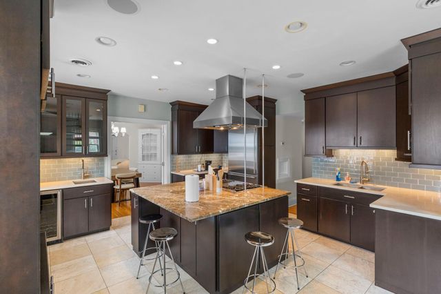 1785 Dupont Avenue S Upper, Minneapolis, MN 55403
