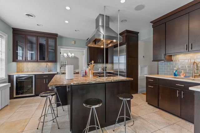 1785 Dupont Avenue S Upper, Minneapolis, MN 55403