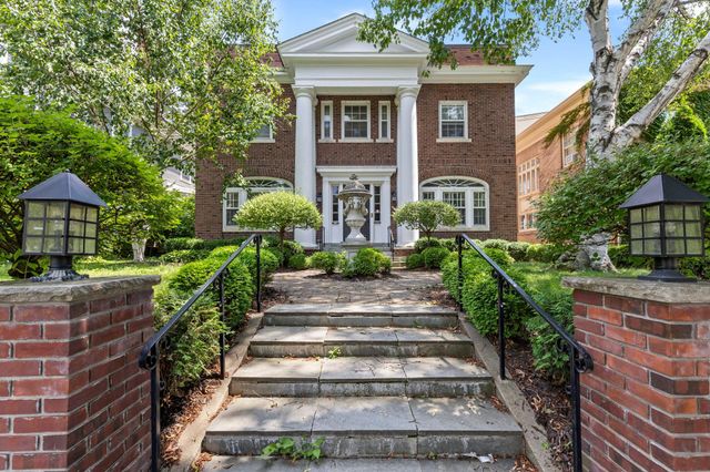 1785 Dupont Avenue S Upper, Minneapolis, MN 55403