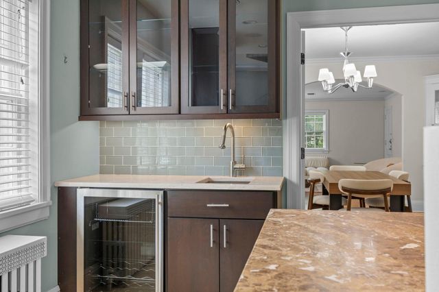 1785 Dupont Avenue S Upper, Minneapolis, MN 55403