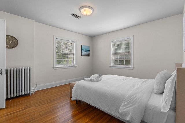1785 Dupont Avenue S Upper, Minneapolis, MN 55403