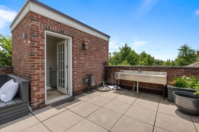 1785 Dupont Avenue S Upper, Minneapolis, MN 55403