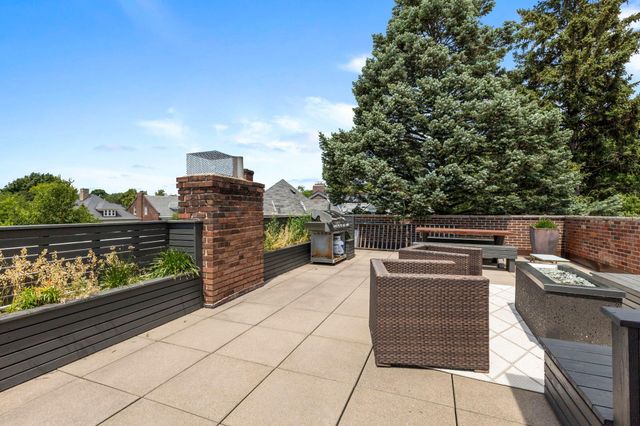 1785 Dupont Avenue S Upper, Minneapolis, MN 55403