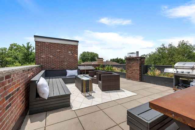 1785 Dupont Avenue S Upper, Minneapolis, MN 55403