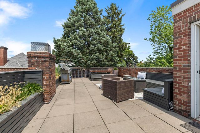 1785 Dupont Avenue S Upper, Minneapolis, MN 55403