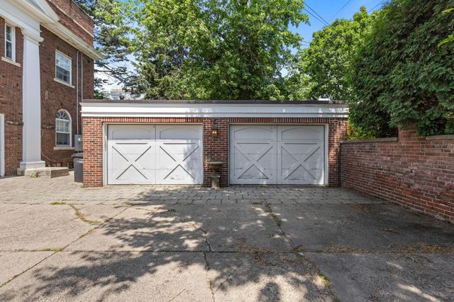 1785 Dupont Avenue S Upper, Minneapolis, MN 55403
