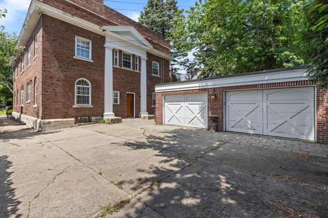 1785 Dupont Avenue S Upper, Minneapolis, MN 55403