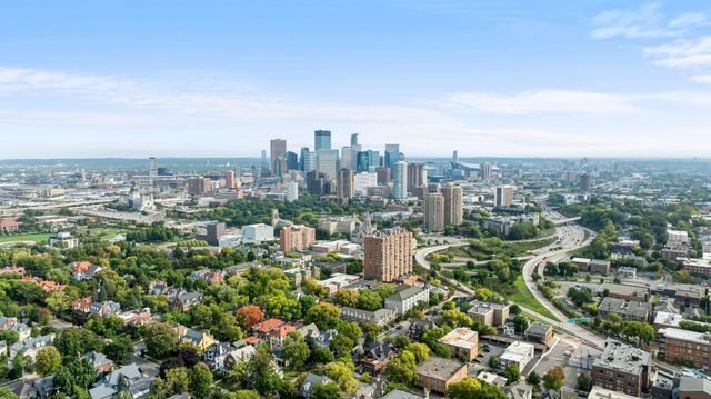 1785 Dupont Avenue S Upper, Minneapolis, MN 55403