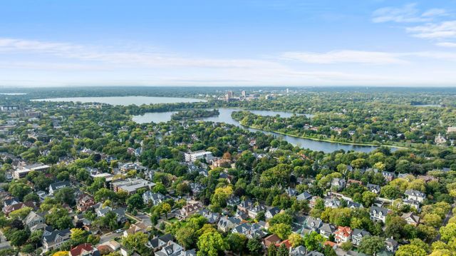 1785 Dupont Avenue S Upper, Minneapolis, MN 55403