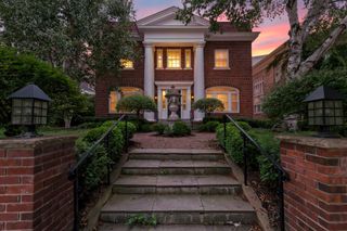 1785 Dupont Avenue S Upper, Minneapolis, MN 55403