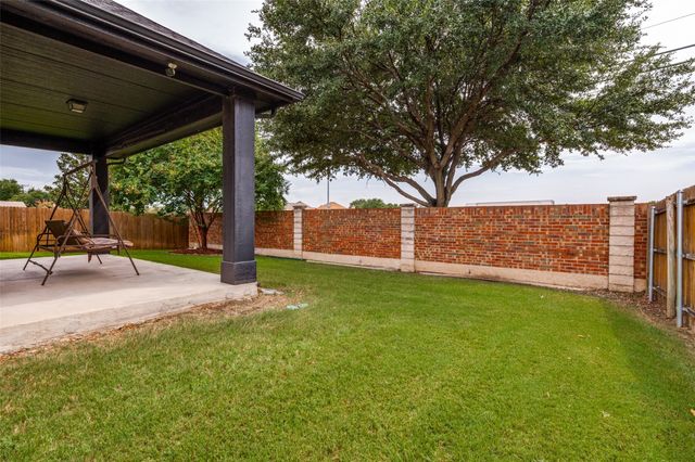 2311 Tawny Owl Road, Grand Prairie, TX 75052