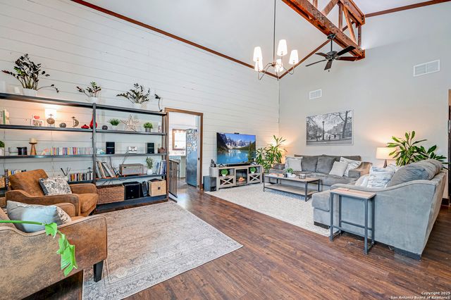 6841 Country View, San Antonio, TX 78240