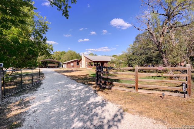 6841 Country View, San Antonio, TX 78240