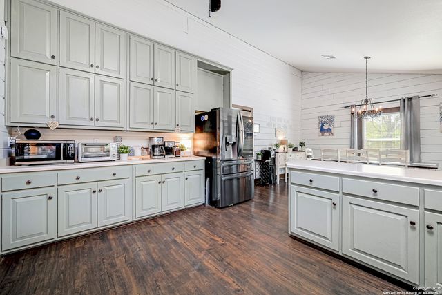 6841 Country View, San Antonio, TX 78240