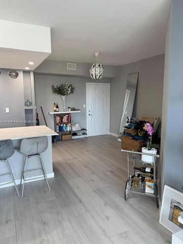 275 NE 18th St 1405, Miami, FL 33132