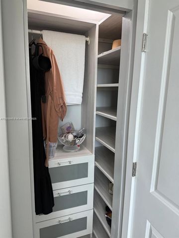 275 NE 18th St 1405, Miami, FL 33132