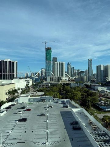 275 NE 18th St 1405, Miami, FL 33132