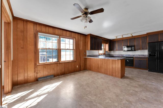 2929 Hwy 252, Laurens, SC 29360