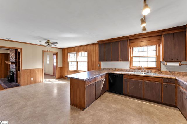 2929 Hwy 252, Laurens, SC 29360