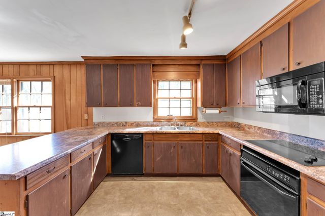 2929 Hwy 252, Laurens, SC 29360