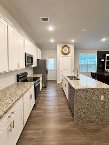 2335 Cedar Place Drive, Conroe, TX 77306