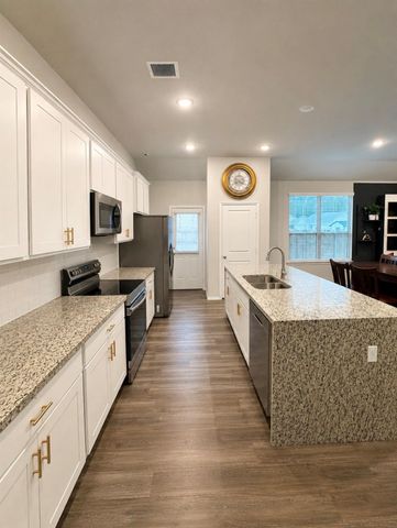 2335 Cedar Place Drive, Conroe, TX 77306