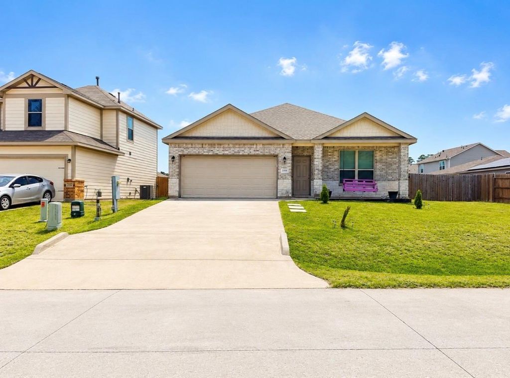 2335 Cedar Place Drive, Conroe, TX 77306