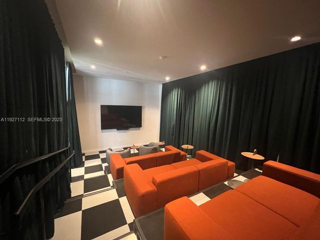 11 NE 6 ST 2501, Miami, FL 33132