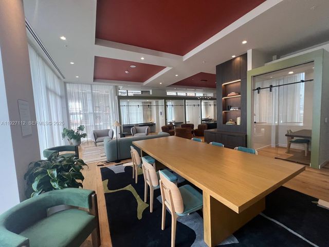 11 NE 6 ST 2501, Miami, FL 33132